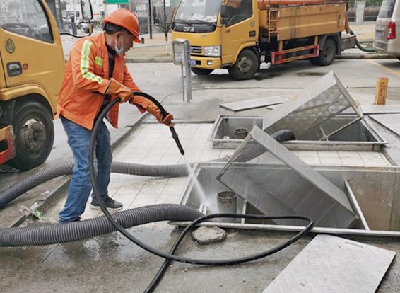 九所镇隔油池清理